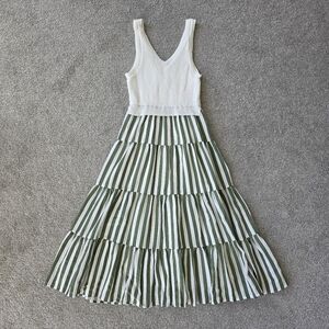 En Saison Tiered Midi Dress